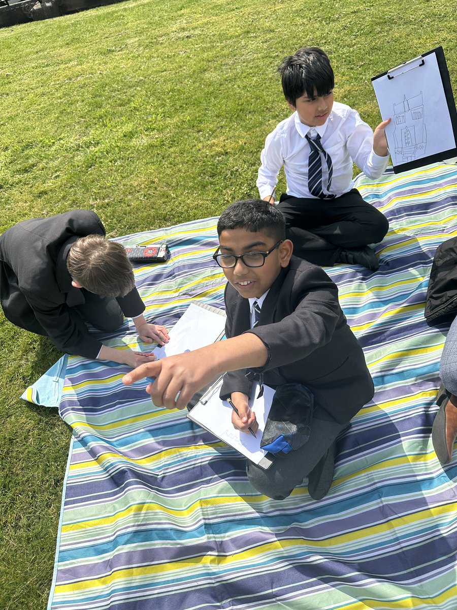 5D are making the most of the sunshine and enjoying some observational drawing of our school as part of their architecture topic ☀️ #SoMuchMore