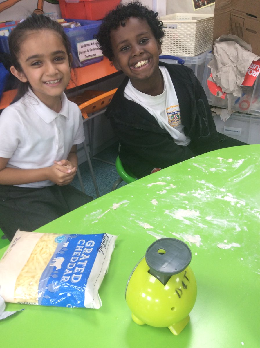 🍕Our Cooking Club whipped up some delightful pizza flatbreads! We eagerly await the first bite of our marvellous creations. 😋 @BirminghamEdu @SFE_Tweets