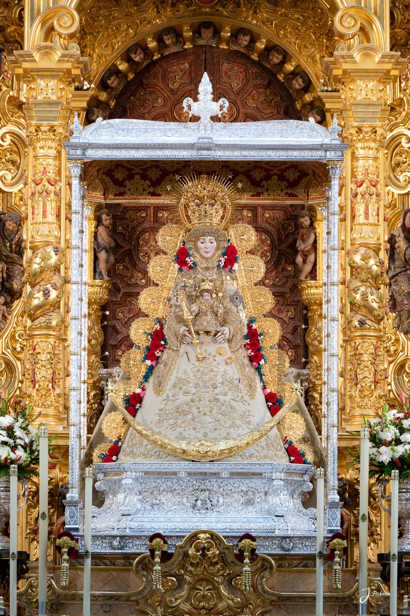 JPichardo93's tweet photo. " ... alegría, alegría
la virgen bajó del cielo
pa′ salir de romería,
pa' ser Patrona de Almonte
y Reina de Andalucía". https://t.co/px50wQGjFr