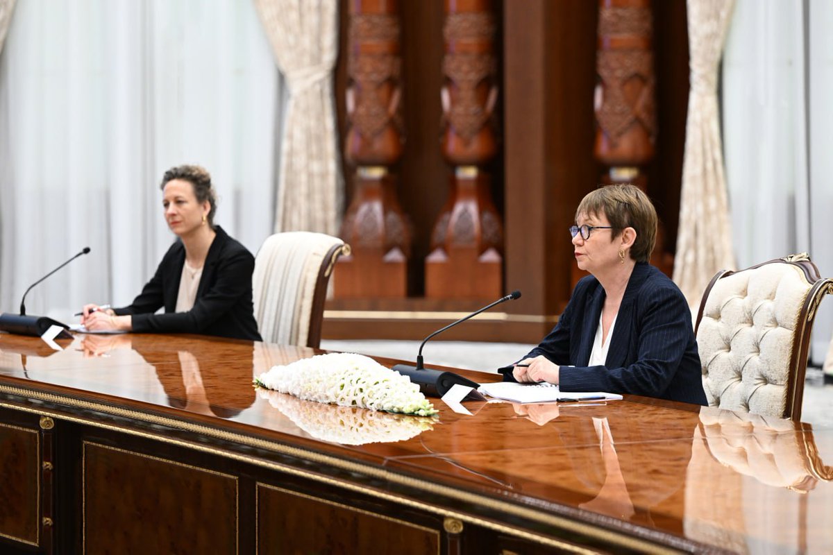 In the lead-up to the Tashkent International Investment Forum and the second meeting of the Council of Foreign Investors, #Uzbekistan's President Shavkat #Mirziyoyev received a delegation from the @EBRD, headed by its President @OdileRenaud .