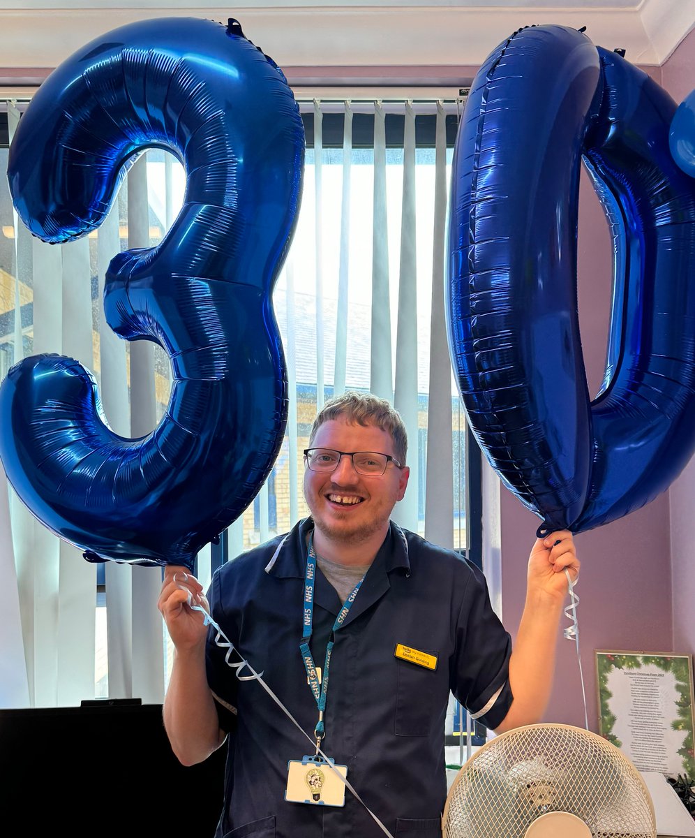 A massive Happy 30th Birthday to the lovely Declan 🎉🥳🎂🎁@Sharee88532407 @chrisbrewer7 @teamhyndburn