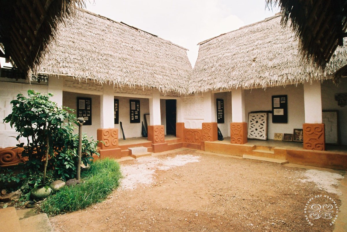 Discover Asante Traditional Buildings – Ancient wonders with intricate murals, symbols, and rich history. Let's cherish and preserve this cultural legacy! 🏛️🖼️🌍 #AsanteCulture #Heritage #ghanamuseums #gmmb #ghanamuseumsandmonumentsboard ##AsanteCulture #HeritageTreasures