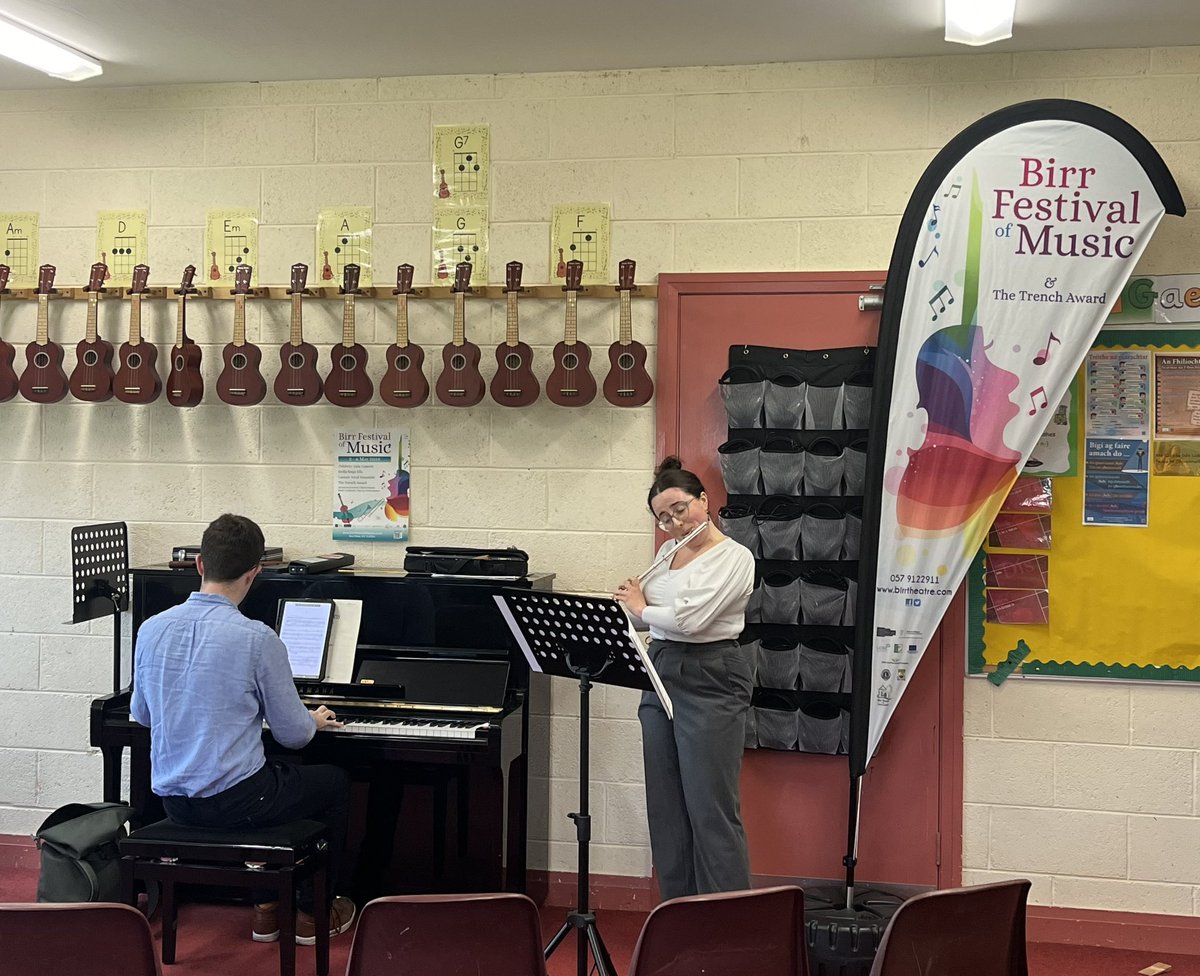 katoige89's tweet photo. Warming up for their performance at @CncKilcormac. Thanks to @BirrFestofMusic for organising @davidveseymusic and Martina Rosario O’Connell to perform for some of our music students today. https://t.co/eF3MGsnkyD