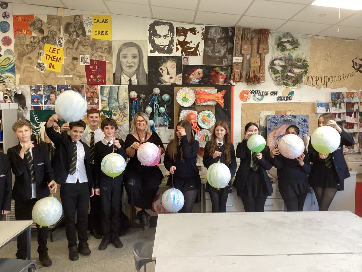 Some of our Y8 art students have taken part in an exciting project with Mrs Funge using recycled materials to create jellyfish which is now on display in the atrium! Our School Fund enabled us to purchase these materials in order to use on this project 💙❤️