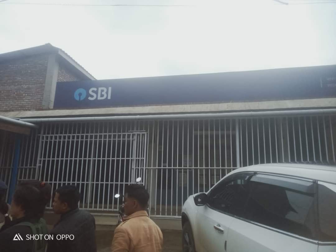 THE KUKIS HAVE DONE IT AGAIN !!

Breaking News: Robbery at SBI Bank in Gen A K. Salbung, Ccpur District !!

At around 2:00 p.m., a daring robbery occurred at the SBI bank in Gen A K. Salbung, Churachandpur district. Four armed miscreants entered the bank, fired a single shot, and…