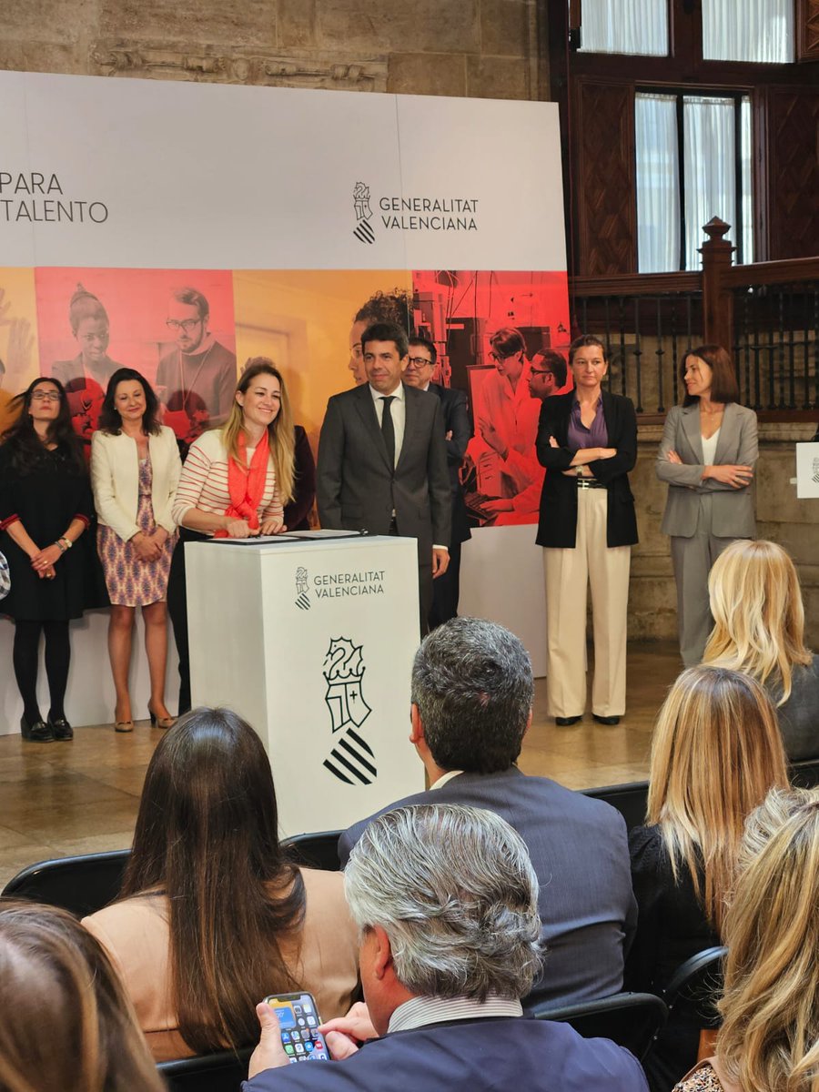 🔬 Hoy es un día histórico para la investigación biomédica de la Comunidad Valenciana. 

👩🏻‍🔬🧑🏻‍⚕️Hoy ve la luz un gran acuerdo para dignificar el trabajo de las personas que trabajan en las fundaciones e institutos de investigación sanitaria.

👏🏻 ¡Bienvenido, Convenio Colectivo!