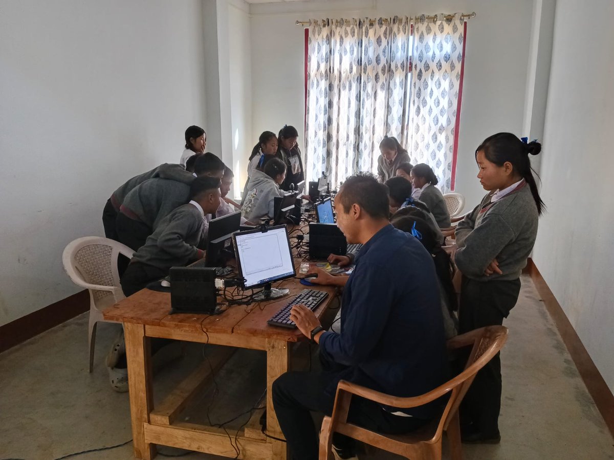 apnipathshala_'s tweet image. Exciting news from Edoding Mission School, Manipur! Students have embarked on their computer learning journey, exploring new horizons and embracing digital education. Here&apos;s to a future filled with endless possibilities! #ComputerEducation #DigitalLearning #StudentSuccess