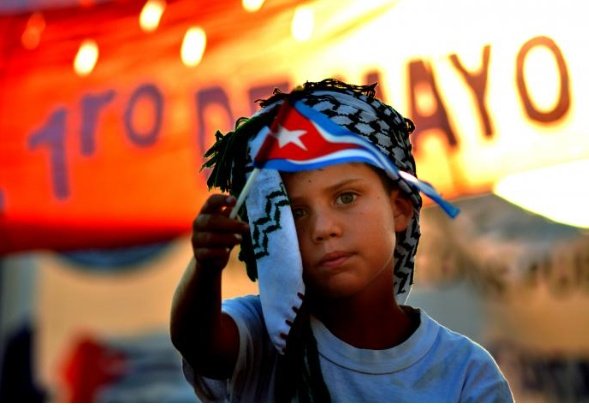 Después de lo vivido este primer día de mayo, nada mejor que un buen consejo: si usted «ama con todo a Cuba»,observen  con la mirada las imágenes que orbitan por el ciberespacio.
#CubaViveEnSuHistoría 
#GenteQueSuma
#CubaPorLaRevolución 
#SanctiSpírirusEnMarcha 
#Taguasco