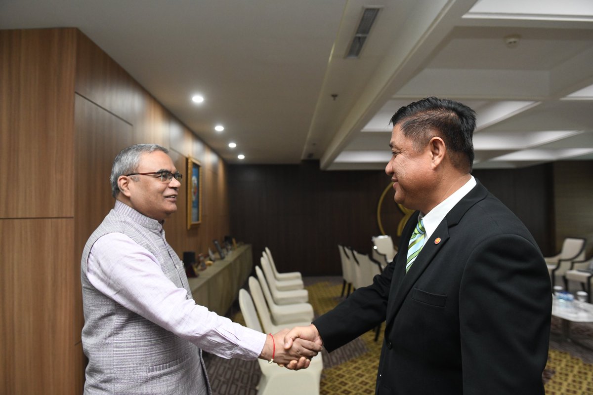 Deputy Secretary-General of ASEAN for Socio-Cultural Community Ekkaphab Phanthavong received a courtesy call from Secretary-General of BIMSTEC Indra Mani Pandey, today. They discussed the potential cooperation between ASEAN and BIMSTEC.