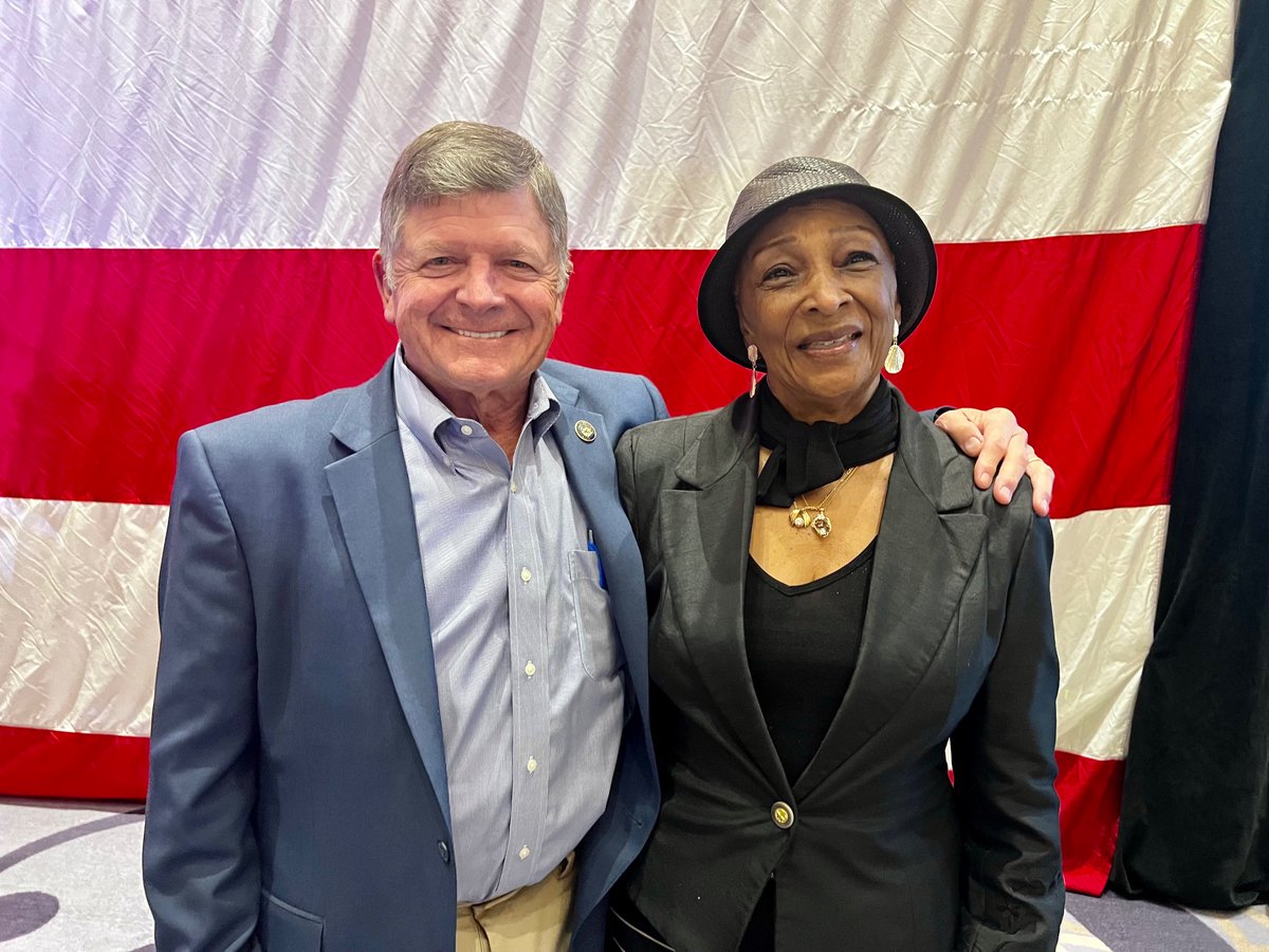 jon_gillooly's tweet image. 40th annual Cobb County #PrayerBreakfast with Roy Barnes, Babbi Mason, Lindsey Tippins, Deputy Chief Rhonda Anderson, Deane Bonner and 900 others @CobbGalleria