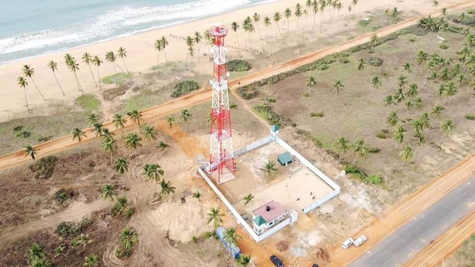 🇧🇯 Toute la côte maritime de Sèmè-kraké à Hilacondji est désormais sécurisée grâce à un système de radars nouvelle génération installé à Cotonou. Une haute surveillance dans la lutte contre l'insécurité maritime.