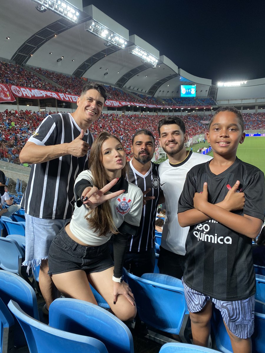 Eu paulista de nascença, e hj nordestino de coração,levei meus primos (1 vez ) e filha pra ver o CORINGÃO

Até rimou. Corinthians é muito isso!!!

⚫️⚪️👊