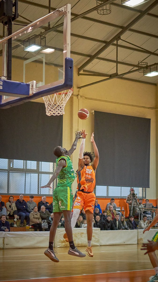 [Découverte] Nicolas Pavrette, ce jeune Français qui marche sur la troisième division espagnole (21,3 d'évaluation). 🧐 Favori pour le trophée de MVP de LEB Plata, le Roannais a réussi une superbe saison rookie avec le CB Moron. 🇪🇸 Portrait : bebasket.fr/nicolas-pavret…