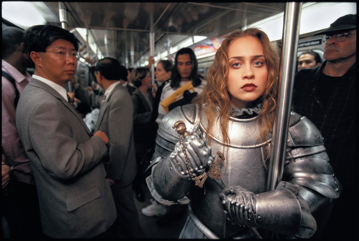 Fiona Apple in a suit of armor in NYC (1997)

Photography: Joe McNally