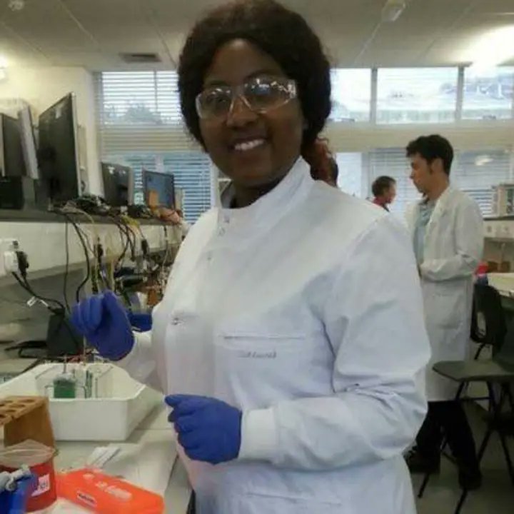 @JoanaMamombe Okay.. you're a Biotechnologist zviye. Almost forgot. Good to see the skills in use. On another note how does one look good like that in a cotton field?
