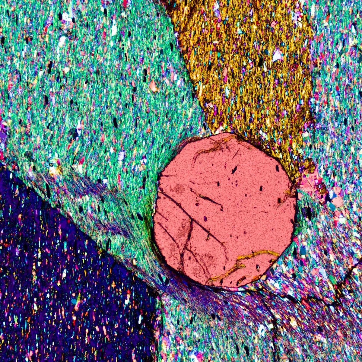 📷
#thinsectionthursday
In New Mexico Staurolite is more inclusive than Garnet...
1,7 Ga-old schist from the Picuris mountains.

#science #art #rocks #geology #colors #wallart #nature #STEM #metamorphism #microscope #photography #week #inclusivedevelopment