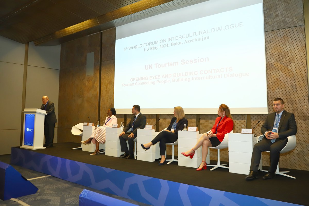 VI Ümumdünya Mədəniyyətlərarası Dialoq Forumu çərçivəsində mayın 2-də “Turizm insanları birləşdirən və mədəniyyətlərarası dialoqu təşviq edən alət kimi” adlı panel sessiya keçirilib Ətraflı: shorturl.at/pAJM3 #Azerbaijan #WFID6 #DialogueForum #BakuProcess2024 #forum