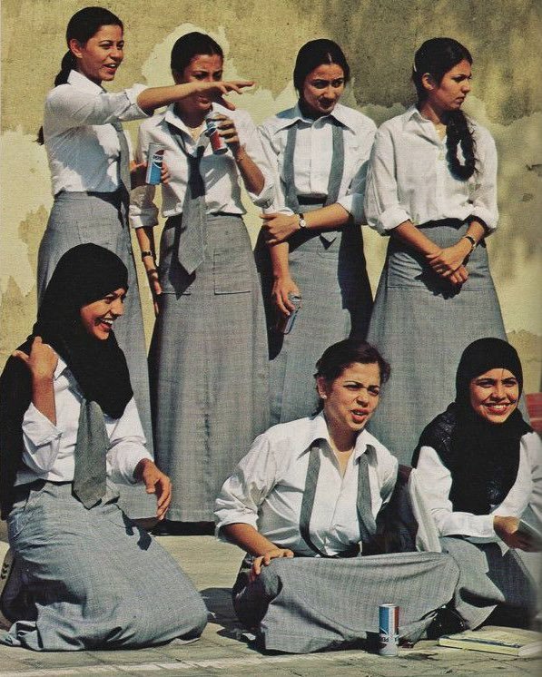 Students from Dar Al-Hanan school, Jeddah, Saudi Arabia, 1980. 🇸🇦