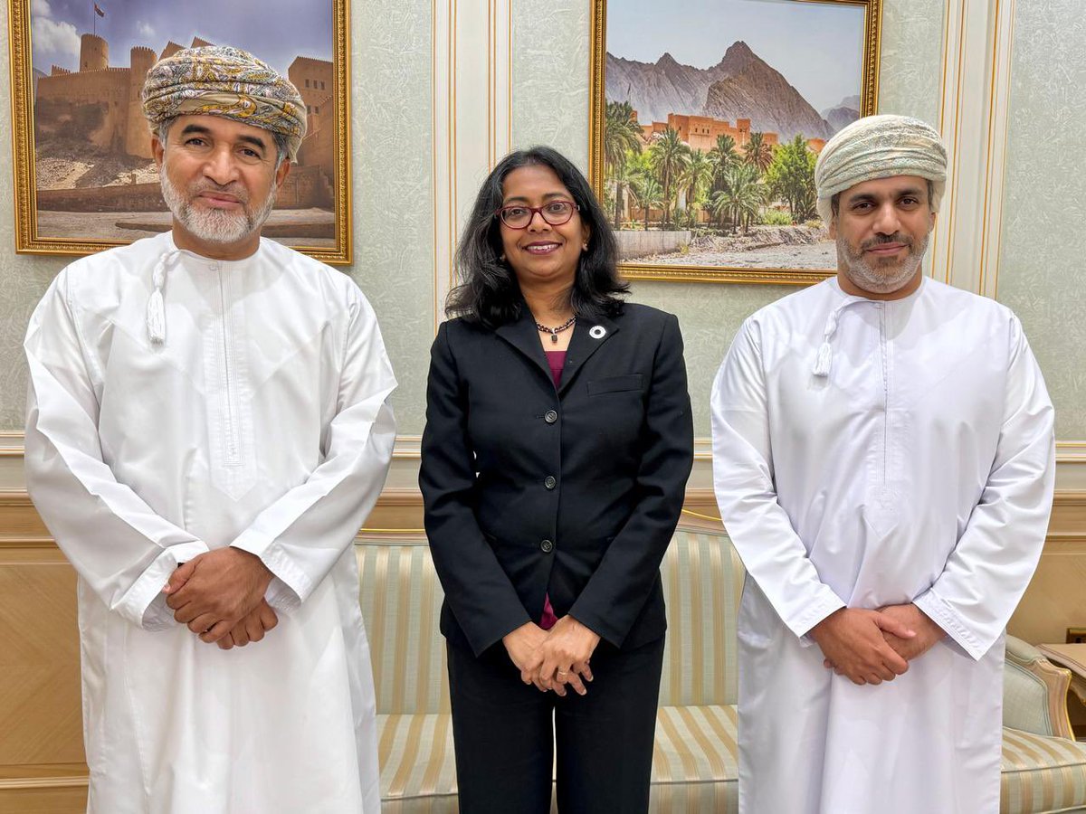 Working hand in hand for children's health! Grateful to meet with HE Dr. Ahmed AlMandhari & HE Sulaiman AlHaji from @OmaniMoh to discuss ongoing efforts to boost child nutrition, health financing, & more. Together, we're committed to improving the well-being of Oman's children