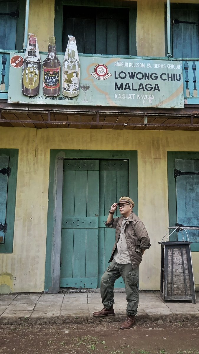 Lo Wong Chiu dikenal sebagai arak masak, hasil fermentasi beras ketan. Kadar alkohol arak beras cenderung lebih tinggi dari minuman fermentasi anggur. 

Kata Silampukau: 
Hidup ini tambah keras Semenjak naiknya harga miras
Anggur, vodka, arak beras 
Lebih hemat campur potas