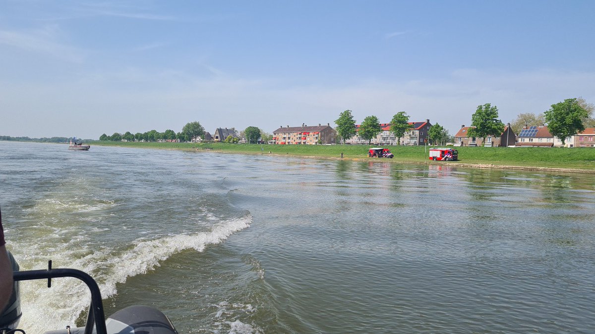 Vanaf het water 
Waren wij zichtbaar en hebben wij diverse controles uitgevoerd.

Opvallend 
Veel personen die aan het vissen waren waar dat niet mocht.
Of geen Vispas hadden.
Afval achterlieten
Of zich in afgesloten rustgebied begaven.

#Toezicht #Samenwerking 
👮🏼‍♀️👋🏻💙💚
