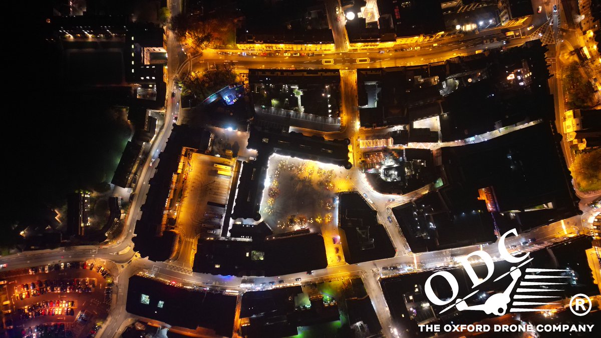 High above the center of Oxford, George Street, Gloucester Green area #dronephotography #theoxforddronecompany #droneart