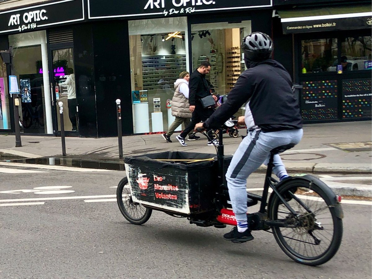 Les Marmites Volantes, un restaurant pionnier du vélo cargo à Paris, en utilisait déjà il y a une dizaine d’années.