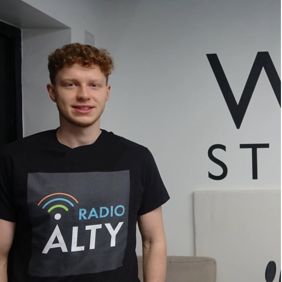 🚨 Delighted to announce that I am the new and first ever Sports Coordinator @RadioAlty 

This role will be alongside my sports show, giving Radio Alty listeners a chance to listen to a variety of sports in Altrincham and beyond.

Can’t wait to get started💪