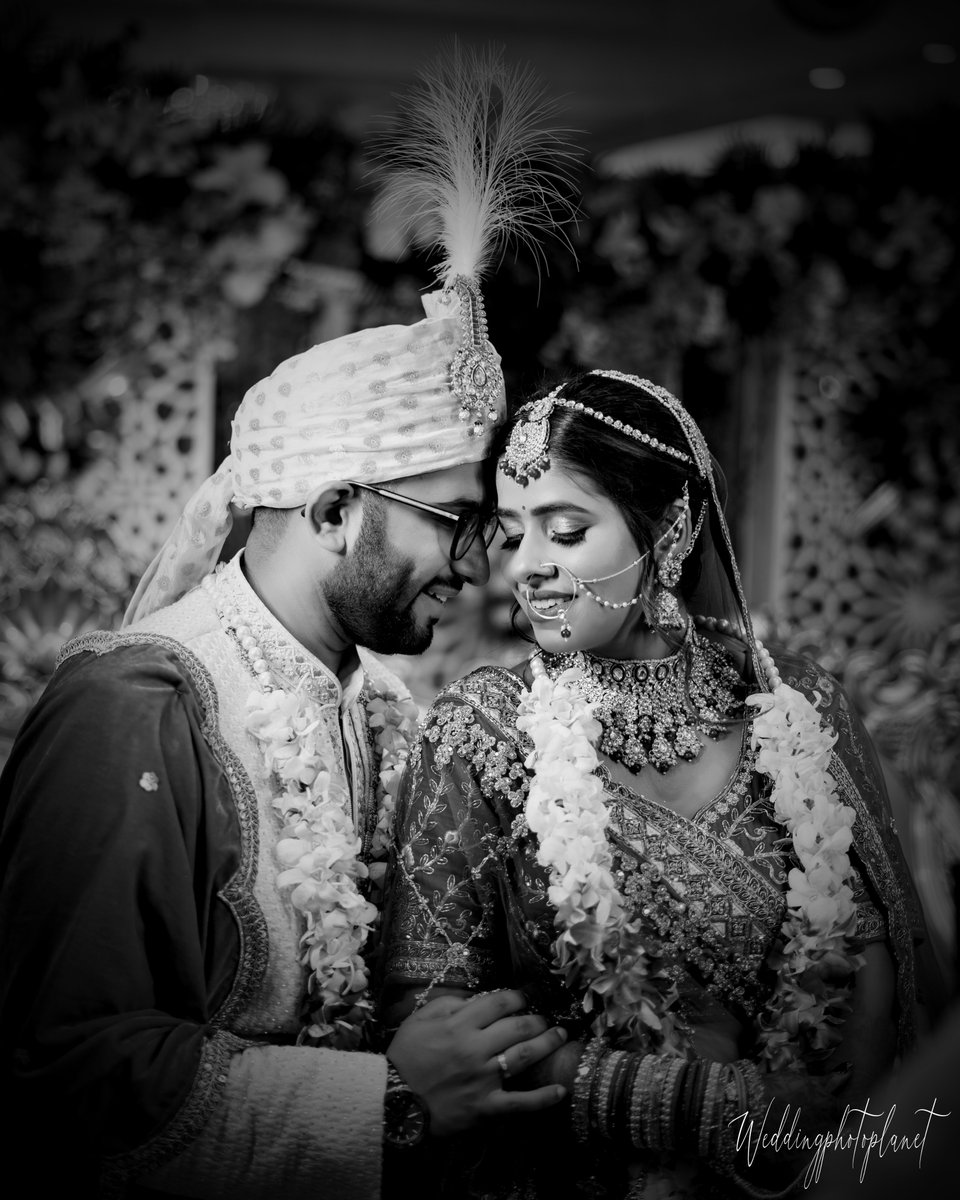 Best Wedding Photographer Available Near By You. Stunning clicks by experts in the wedding ceremony of Nitin 💖 Geetika  📷: - weddingphotoplanet.com #rajatvermaphotography #weddingphotoplanet #weddingphotos #photographer #weddinphotographer