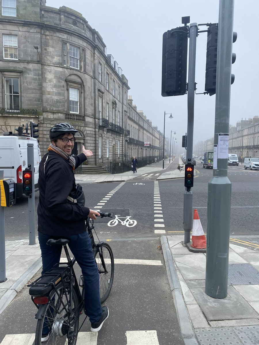 Riding the brand new £23 million City Centre West to East Link (CCWEL) in #Edinburgh. A separated cycling facility right through the heart of the city. Well done Edinburgh!