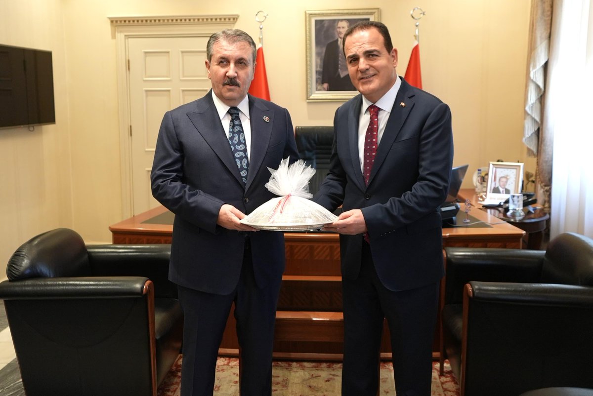 Genel Başkanımız Sayın Mustafa Destici, Muğla Valisi Sayın Dr. İdris Akbıyık’ı makamında ziyaret etti.