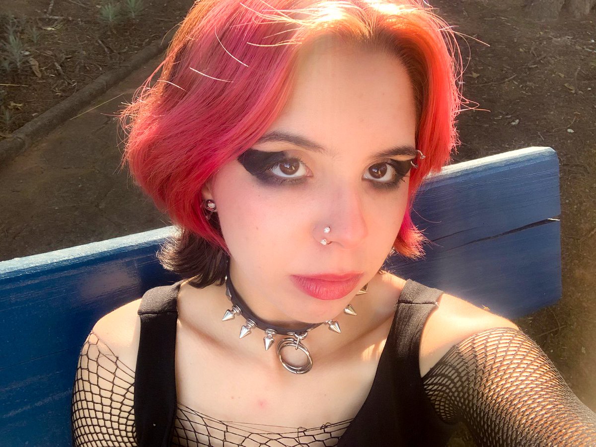 Lebrecomum's tweet image. #emocore #bissexualcore