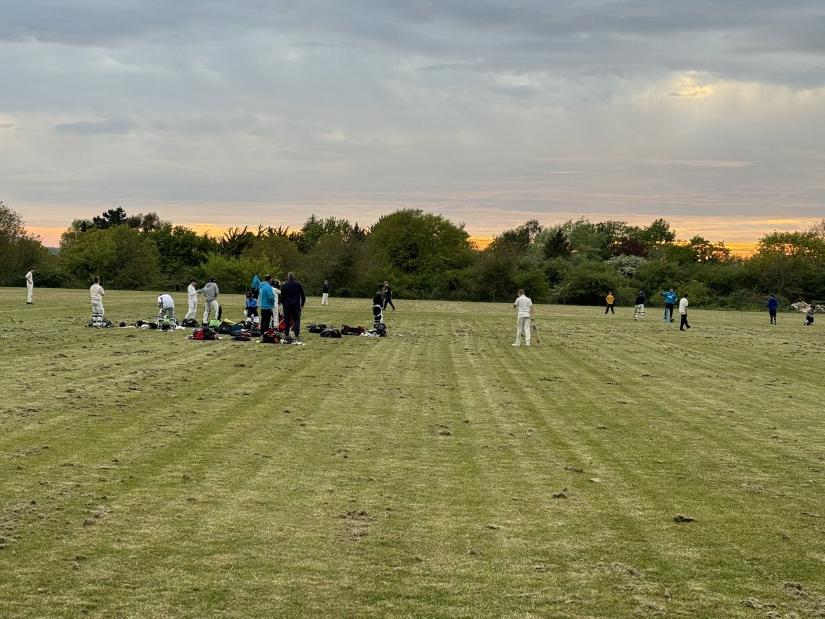 Wonderful turnout for our first youth training session of the season at our CEYMS Hilltops ground on Tuesday evening. We had 98 youngsters in attendance across the evening. Well done and thank you to Neil Taylor and the coaching team and helpers.