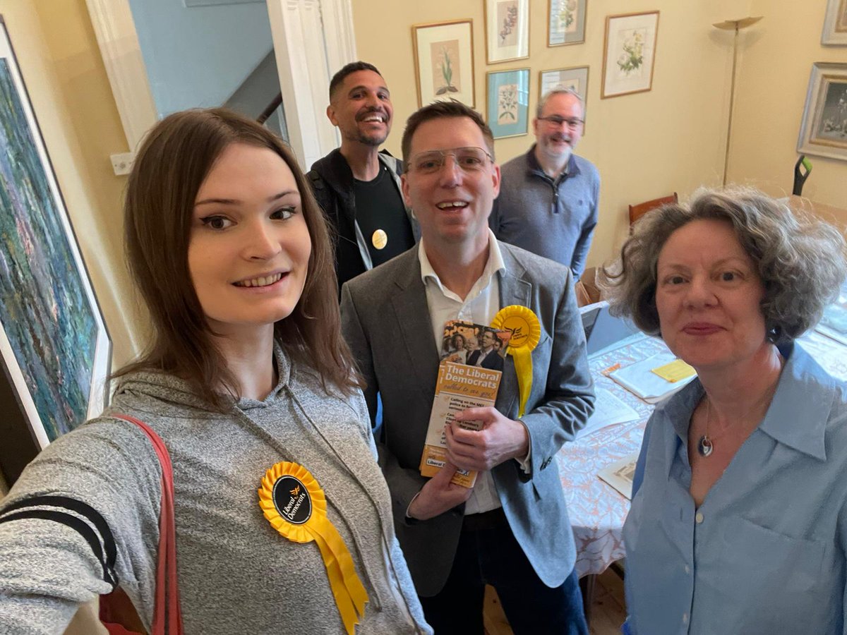 Fantastic response in Blackheath this morning. Thanks to all the @GreenwichLibDem members out with us reminding people to vote!