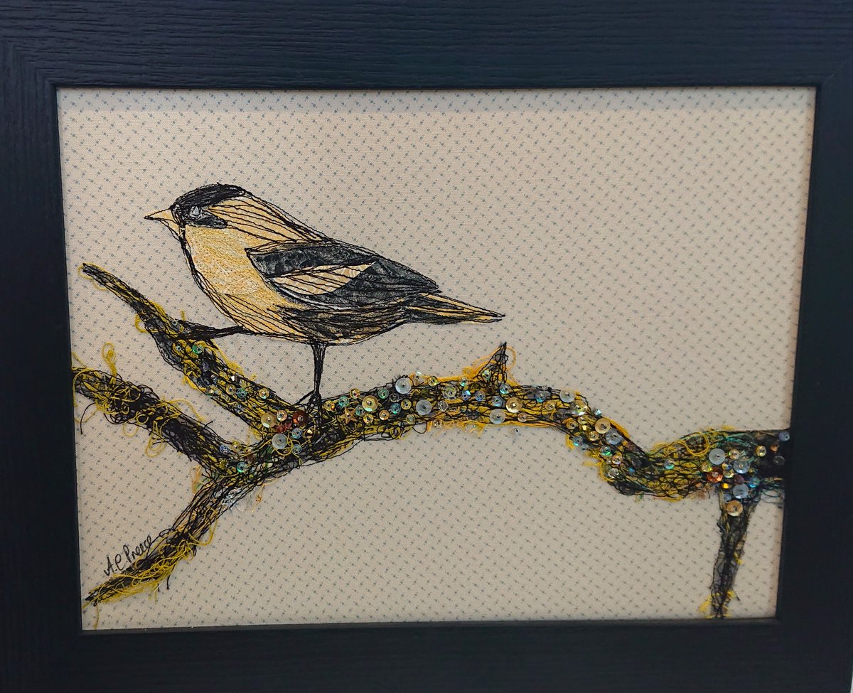 Happy #NationalTextilesDay - this is 'Yellow Bird' by textile artist Anita Preece. It's mixed media with machine and hand embroidery and is part of our bird themed foyer window display, £35.
#NationalTextileDay
#texiles #art #newcastleunderlyme #shoplocal #buylocal #staffordshire