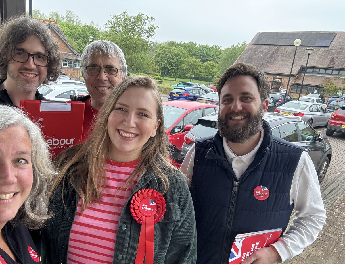 Out with the lovely @Llewellyn_Rose in Shaw today - #VoteLabour