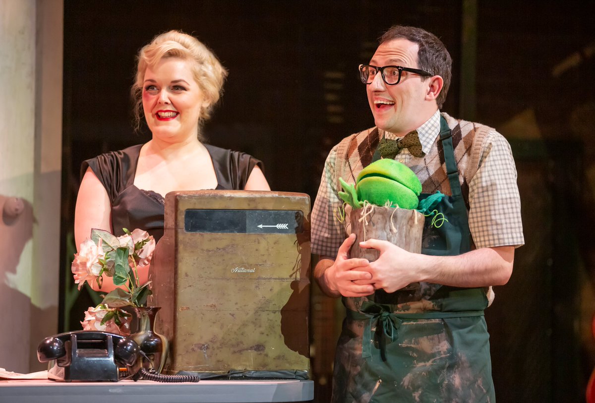 ‘This is a treat both visually & musically, with a great cast & tremendous energy that never lets up right through to the pulsing finale’ ★ ★ ★ ★ for #LittleShopOfHorrors at the @octagontheatre & Touring @Nigel_P_Smith musicaltheatrereview.com/little-shop-of…