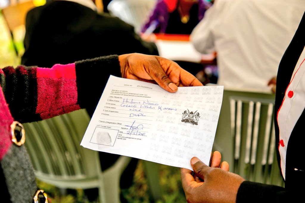 #HudumaMashinani ongoing at Mai Mahiu, issuing government documents to the victims free of charge. Following His Excellency Dr. @WilliamsRuto, E.G.H.'s directive on addressing the challenges faced by the residents of Mai Mahiu in response to the recent floods