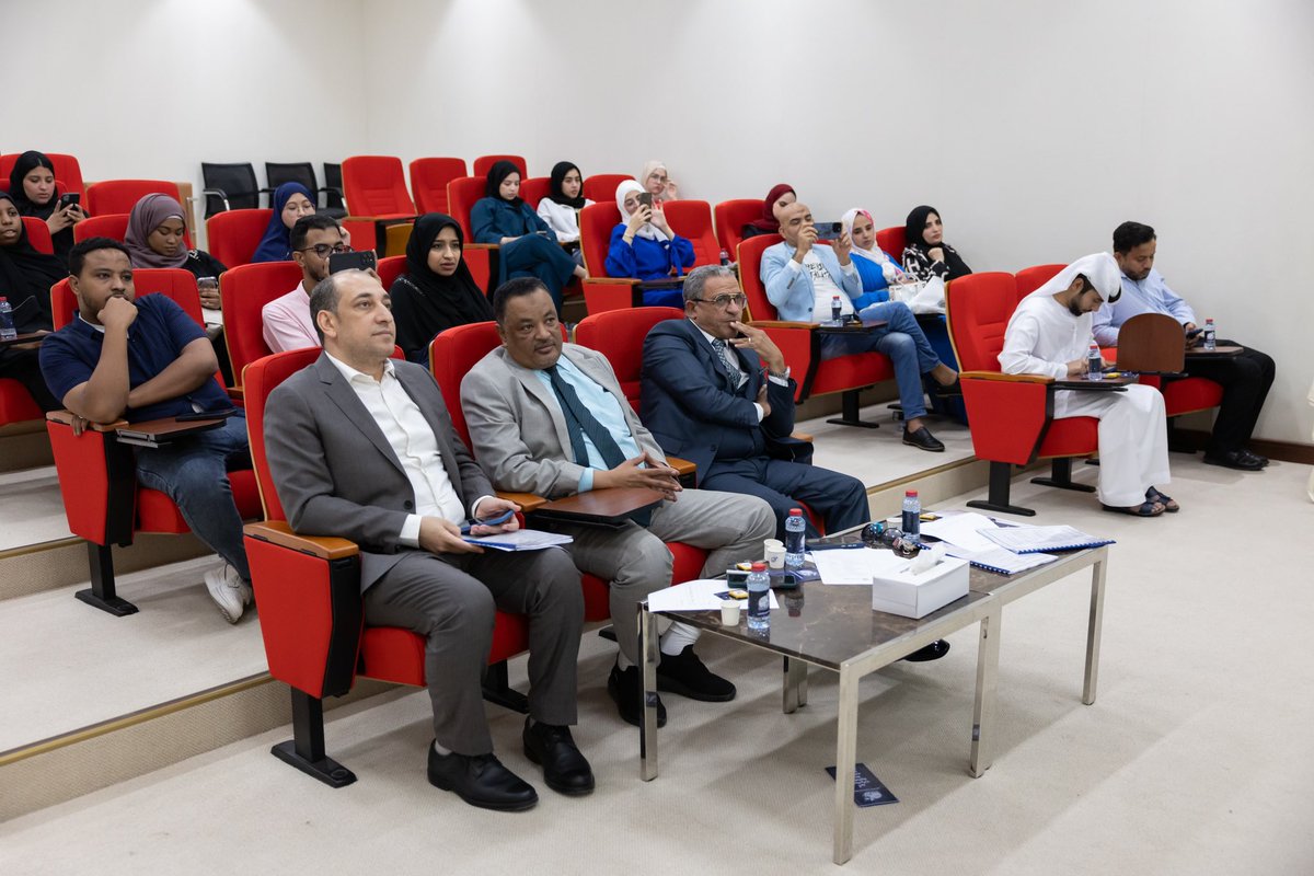 AlQasimiaUni's tweet photo. نظمت كلية الاتصال يوم الطالب الإعلامي الثالث الذي شهد ختام الأنشطة الإعلامية والإبداعية ومناقشة مشاريع تخرج الطلبة وإعلان الفائزين في مسابقة الكلية للإبداع الإعلامي.
.
.
.
#الجامعة_القاسمية
#الشارقة
#يوم_الطالب_الإعلامي https://t.co/0Pr2oXHgEg