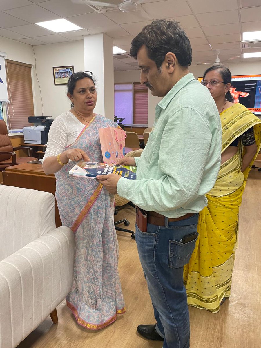 Prof. Nitin Seth, Director @IFCPAR visited CSIR-NIScPR & had a fruitful discussion with its Director prof. @Ranjana_23 Aggarwal & explore the possibility of Indo-French science collaboration in potential areas of Sustainability, Green Tech, Agriculture & Waste management.