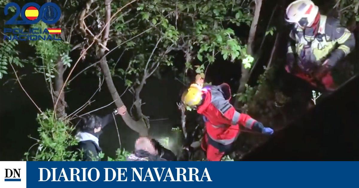 Vídeo del rescate a la mujer caída al río Arga en San Jorge diariodenavarra.es/multimedia/vid…