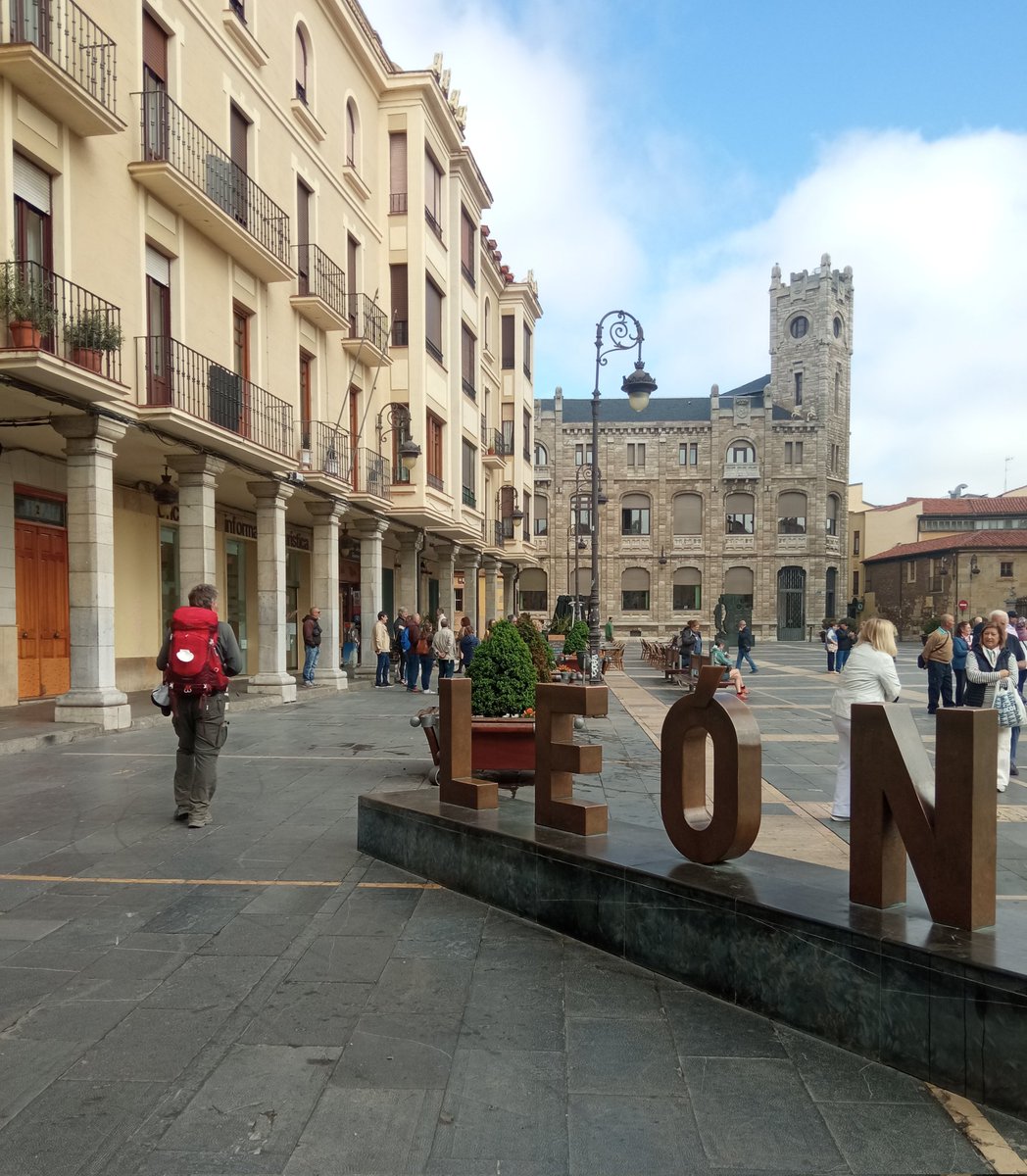 Peregrino 
#CaminodeSantiago 
#SaintJamesWay 
#Leonesp