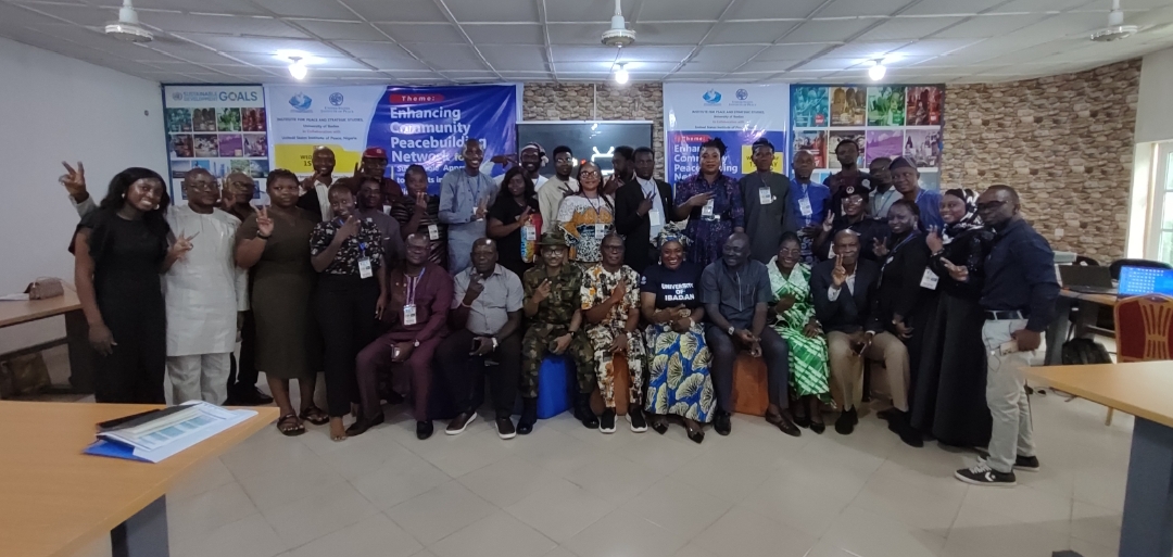 Yesterday, @bbforpeace took part in a one-day capacity building convening themed, 'Enhancing Community Peacebuilding Networks for Sustainable Responses to Challenges in Southwest Nigeria'.

#Youth4Peace #PeopleBuildingPeace