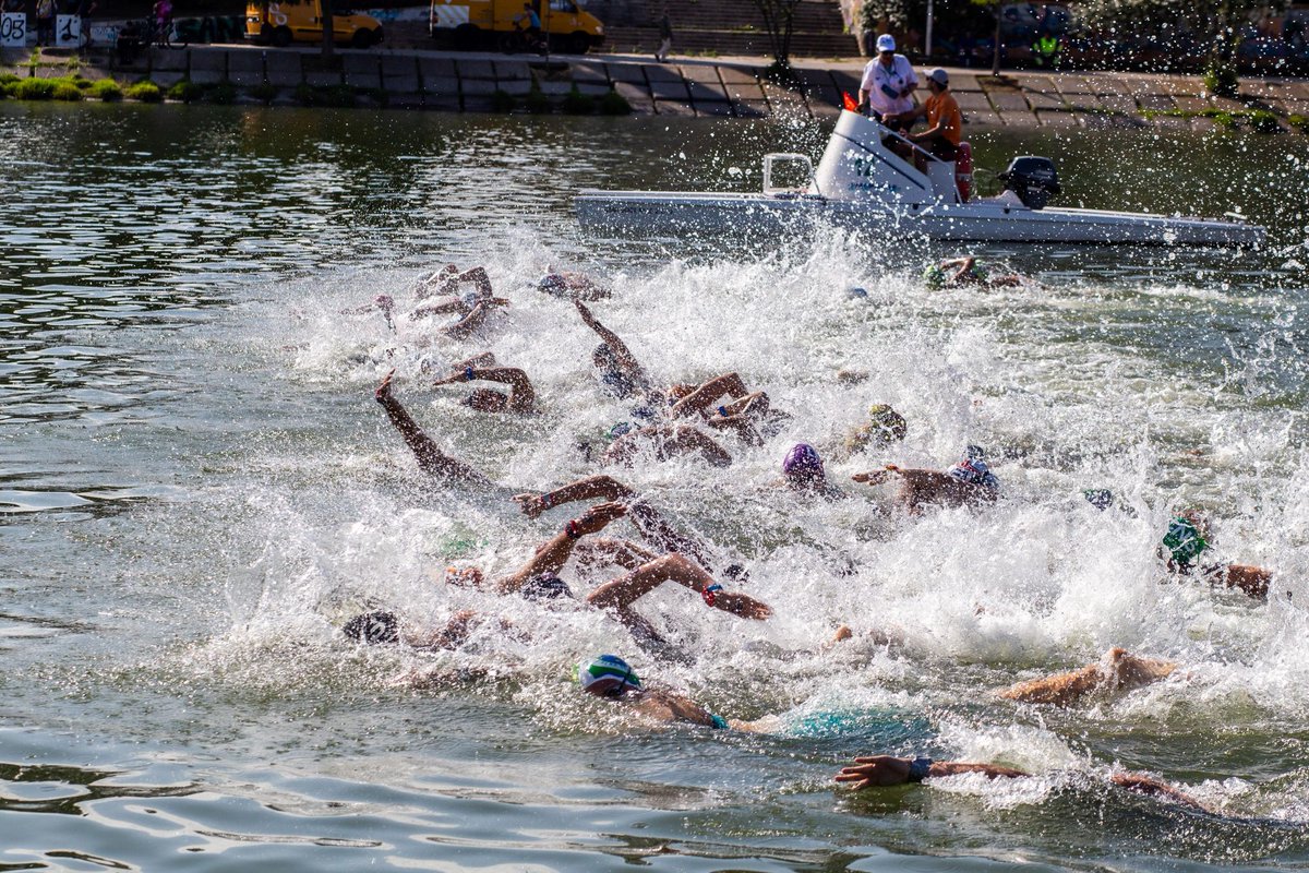 🏊‍♀️ 180 nadadores de 62 clubes se darán cita en @cartujacear para el XXVI Campeonato de España de Aguas Abiertas. La competición nacional más importante de esta disciplina vuelve a #Andalucía 🤩 📅 Del 3 al 5 de mayo #AndalucíaElLugarDeDeporte #Andalucía @fanatacion