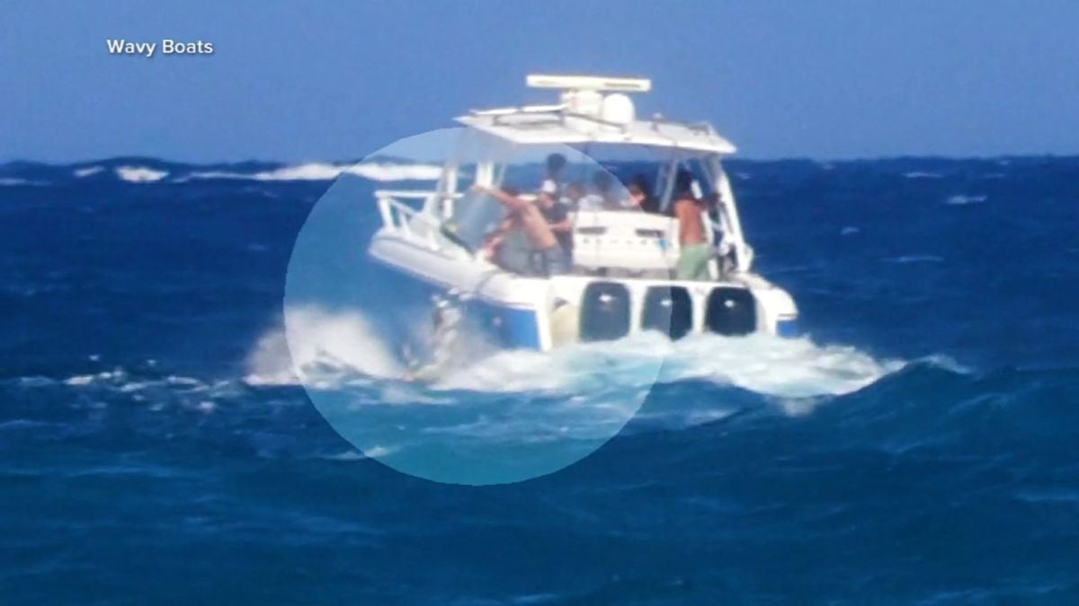 Authorities in Florida are searching for a group of people caught on camera dumping trash in the ocean off a boat. abc30.tv/3y9m98G