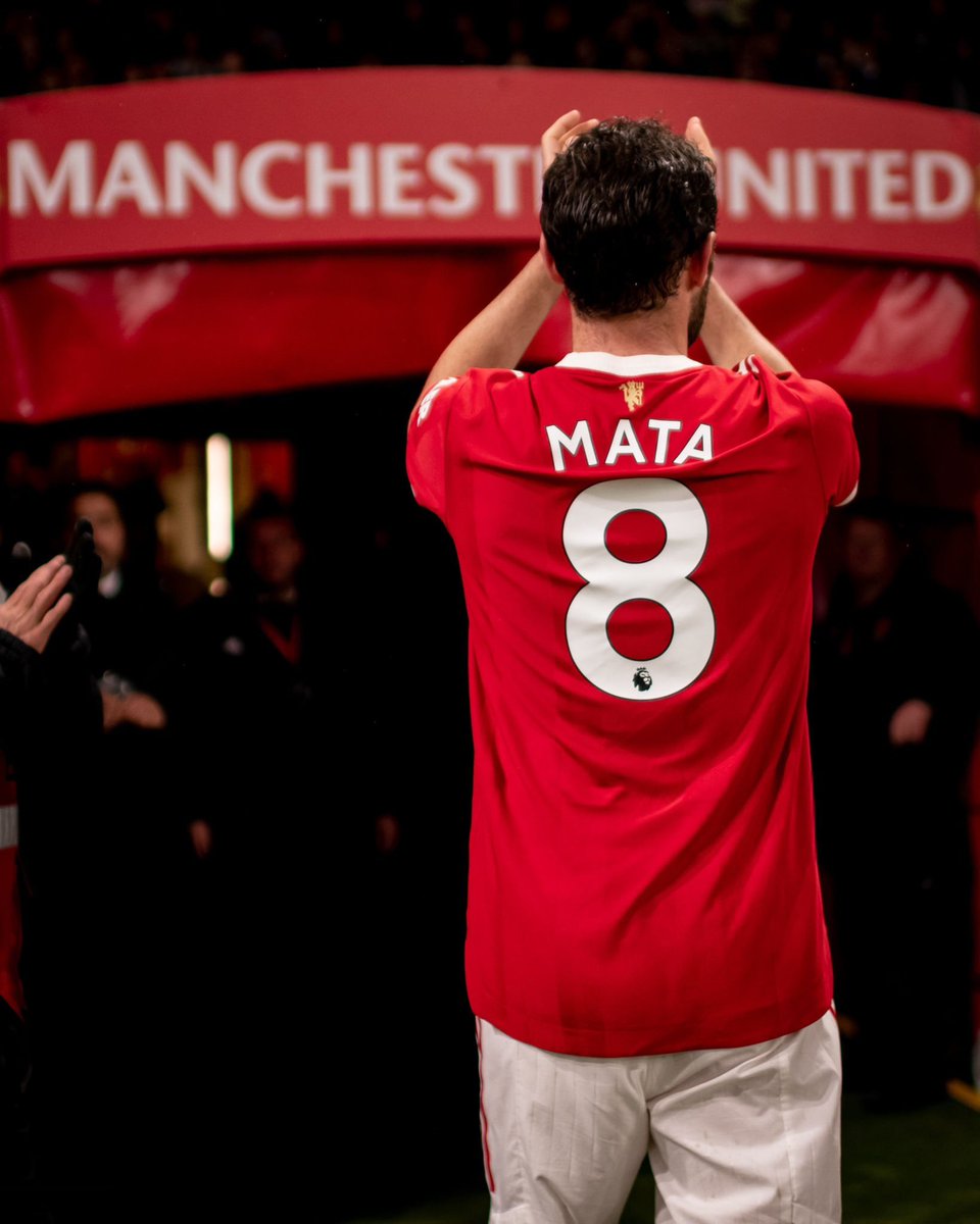 2 years ago on this day. Juan Mata played his final home game for Manchester United at Old Trafford.❤️🥲