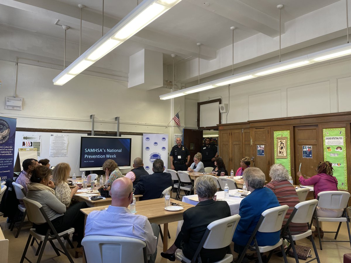 PS 72 was honored to host the May meeting of the Throggs Neck Community Action Community Action Project. Together, we make things happen. Our doors are always open. @jen_joynt @AnyaMunce @D8Connect @Principal72x @NYPD45Pct