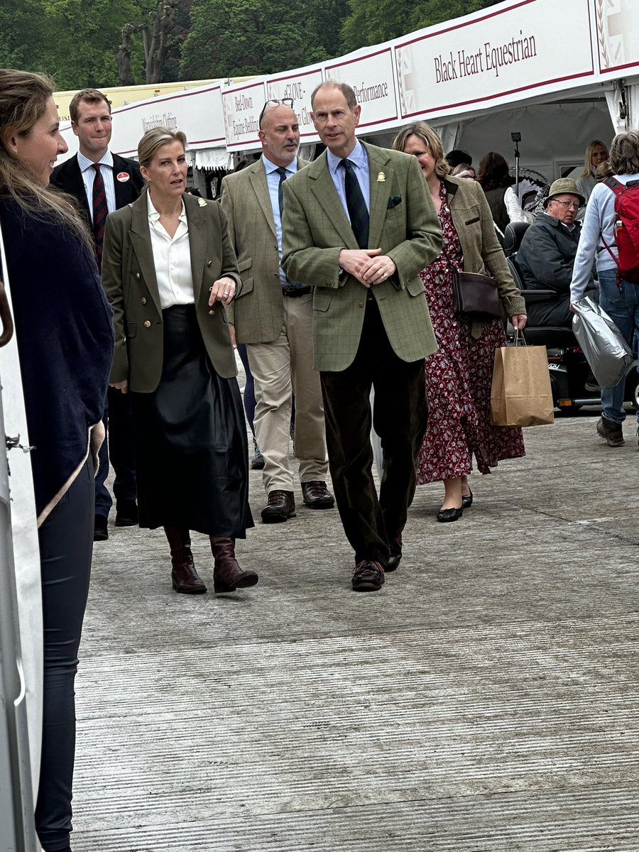 At the royal Windsor Horse Show and run into the Duke and Duchess of Edinburgh …I’m internally screaming #duchessofedinburgh #duchesssophie #royalwindsor #windsor #brf #royalfamily