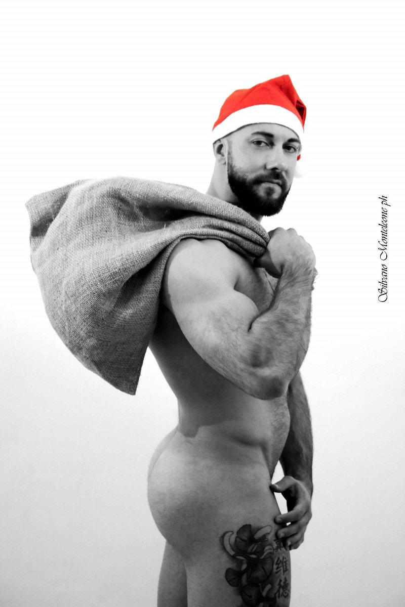 Davide09354899's tweet photo. Tutto questo freddo mi fa’ ricordare il Natale  🎄🎅🌲
#Christmas #Frozen #fitnessaddict #Gymbro #primaveradovesei 
#red https://t.co/OiXzKBLjpa