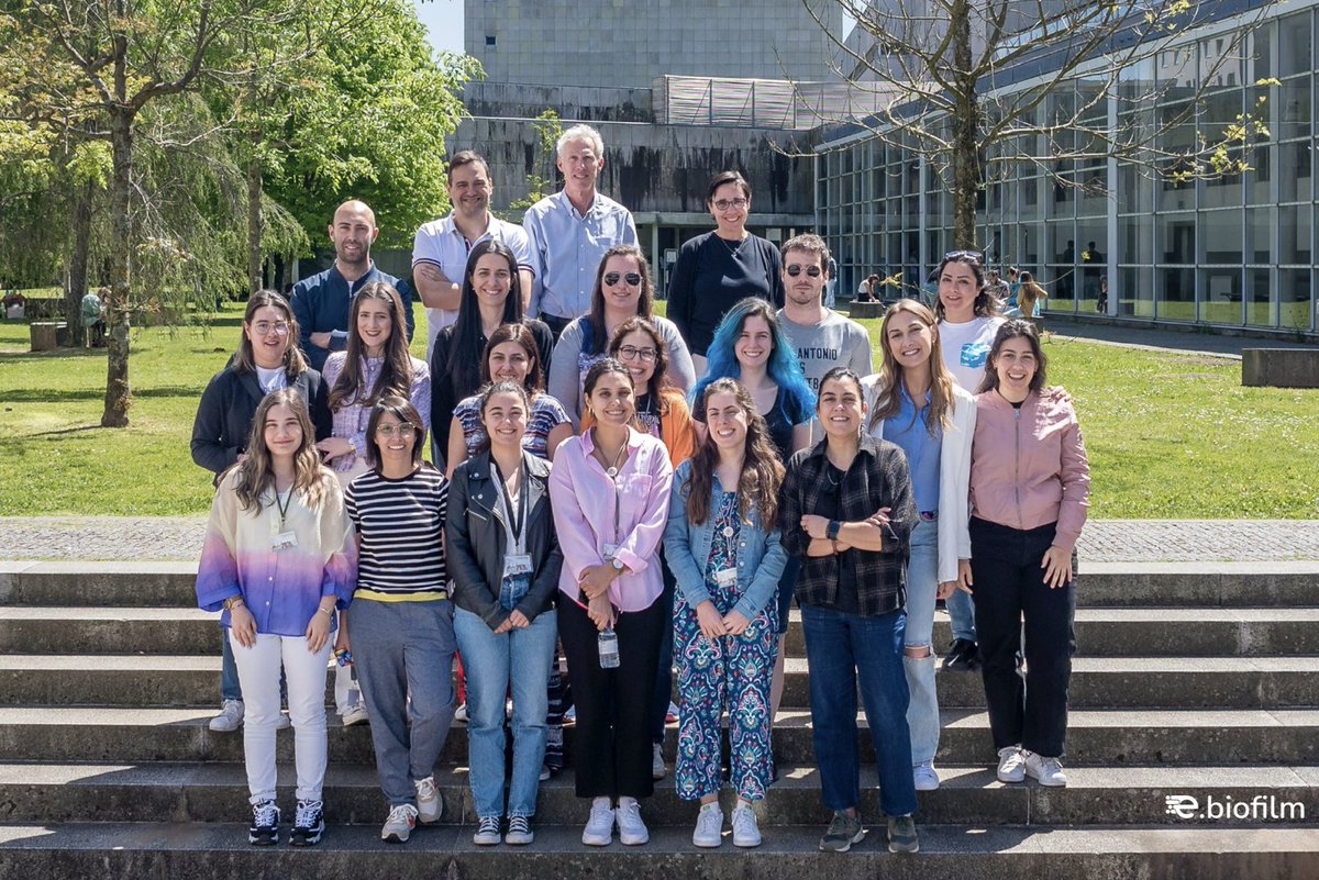 🚀 In April, 𝐏𝐫𝐨𝐟. 𝐏𝐡𝐢𝐥𝐢𝐩 𝐒. 𝐒𝐭𝐞𝐰𝐚𝐫𝐭 from @BiofilmFirst, @montanastate, brought invaluable insights and knowledge to our students at @feup_porto. 

🙌 A big thank you to Prof. Philip for sharing his expertise in biofilms!

#eBiofilm